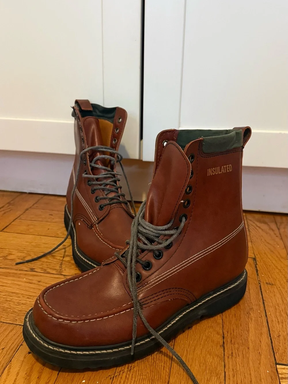 Brown Leather Insulated Work Boots Men’s size 9.5 Lace up Round Toe